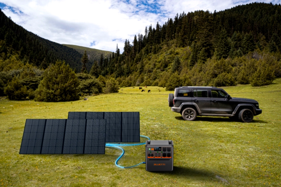 Regulacja SOC podczas ładowania stacji zasilania przez panele słoneczne